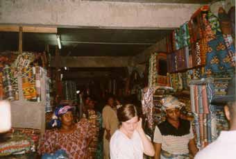 ...beim Tuchh�ndler